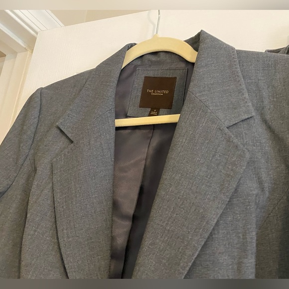 Women’s Suit - Picture 6 of 9